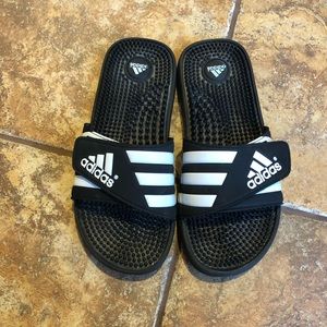 Mens Adidas Slides Sz 9